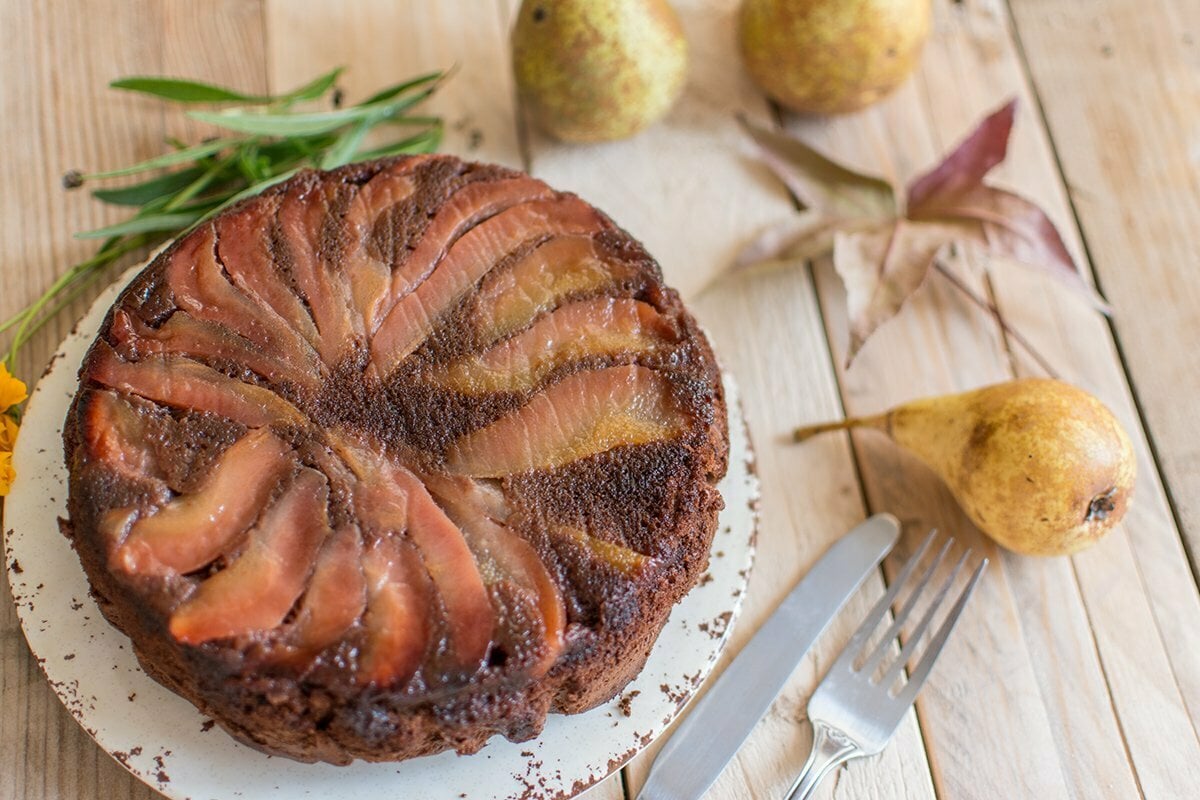 Torta rovesciata pere e cioccolato