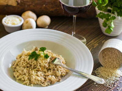 il-vino-giusto-per-il-tuo-risotto-risotto-verdure-vino-rosso