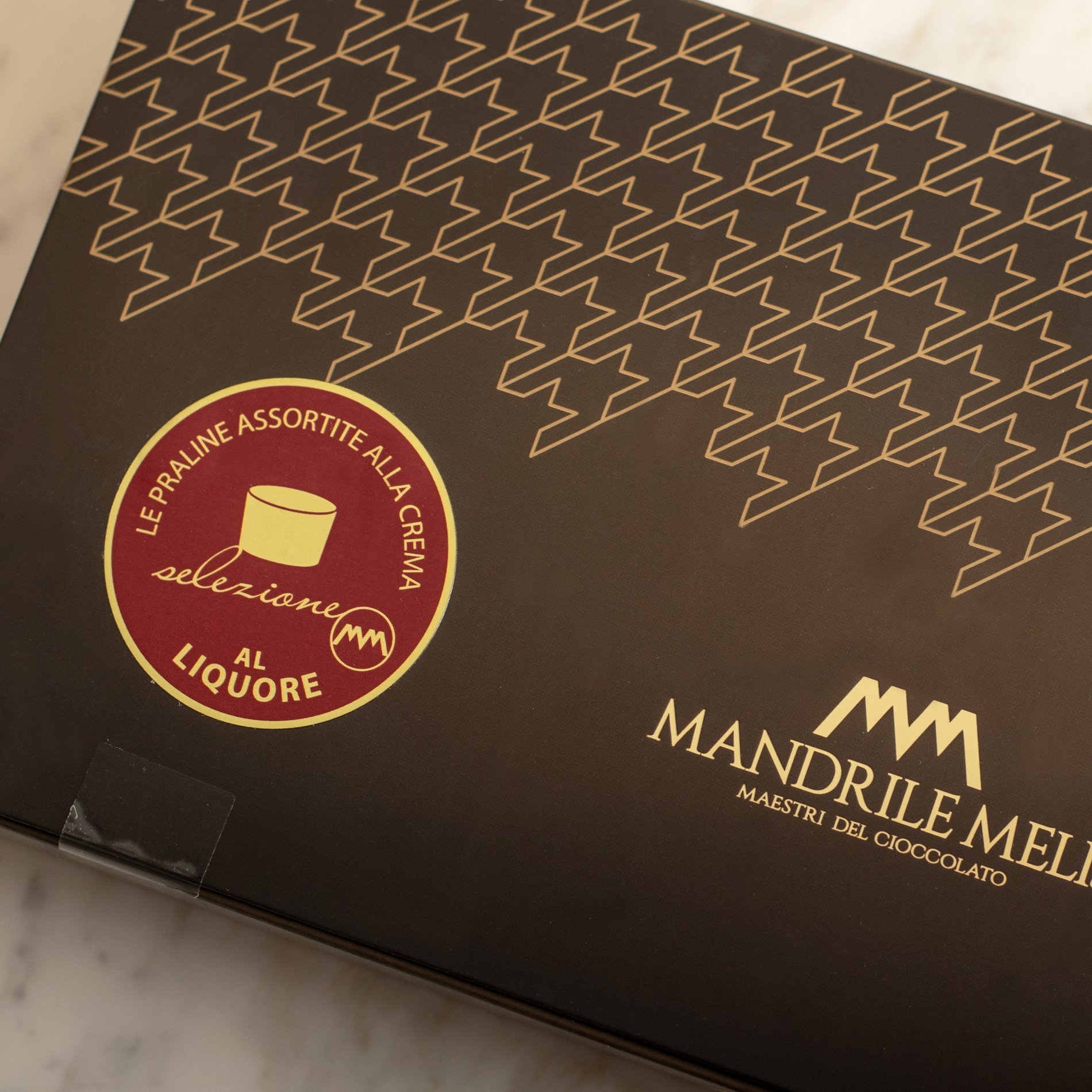 Geschenkbox mit verschiedenen Pralinen mit Likör 500g Geschenkbox mit verschiedenen Pralinen mit Likör 500g