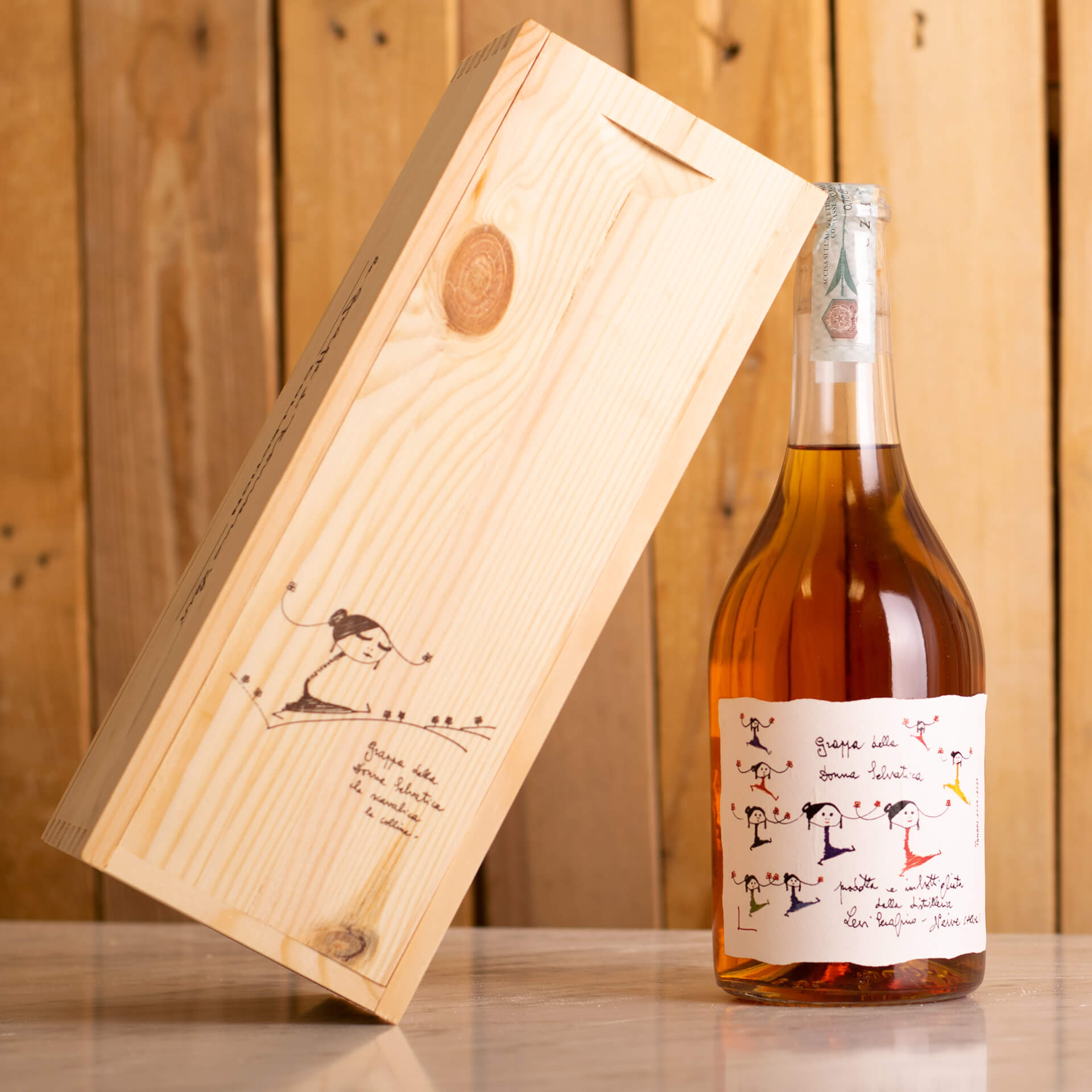 Grappa riserva ambrata della donna selvatica che scavalica le colline Grappa riserva ambrata della donna selvatica che scavalica le colline