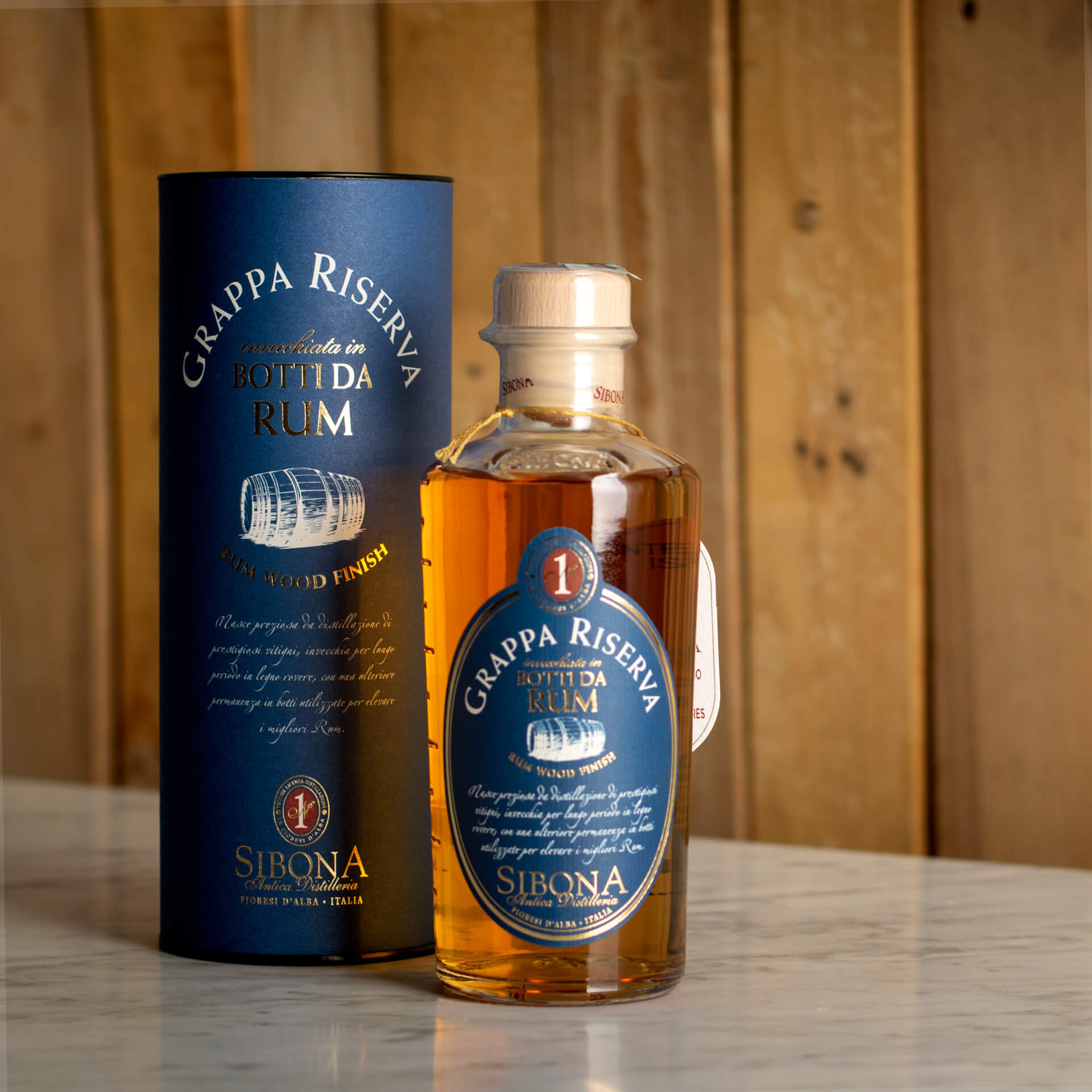 In Rumfässern gereifter Grappa In Rumfässern gereifter Grappa