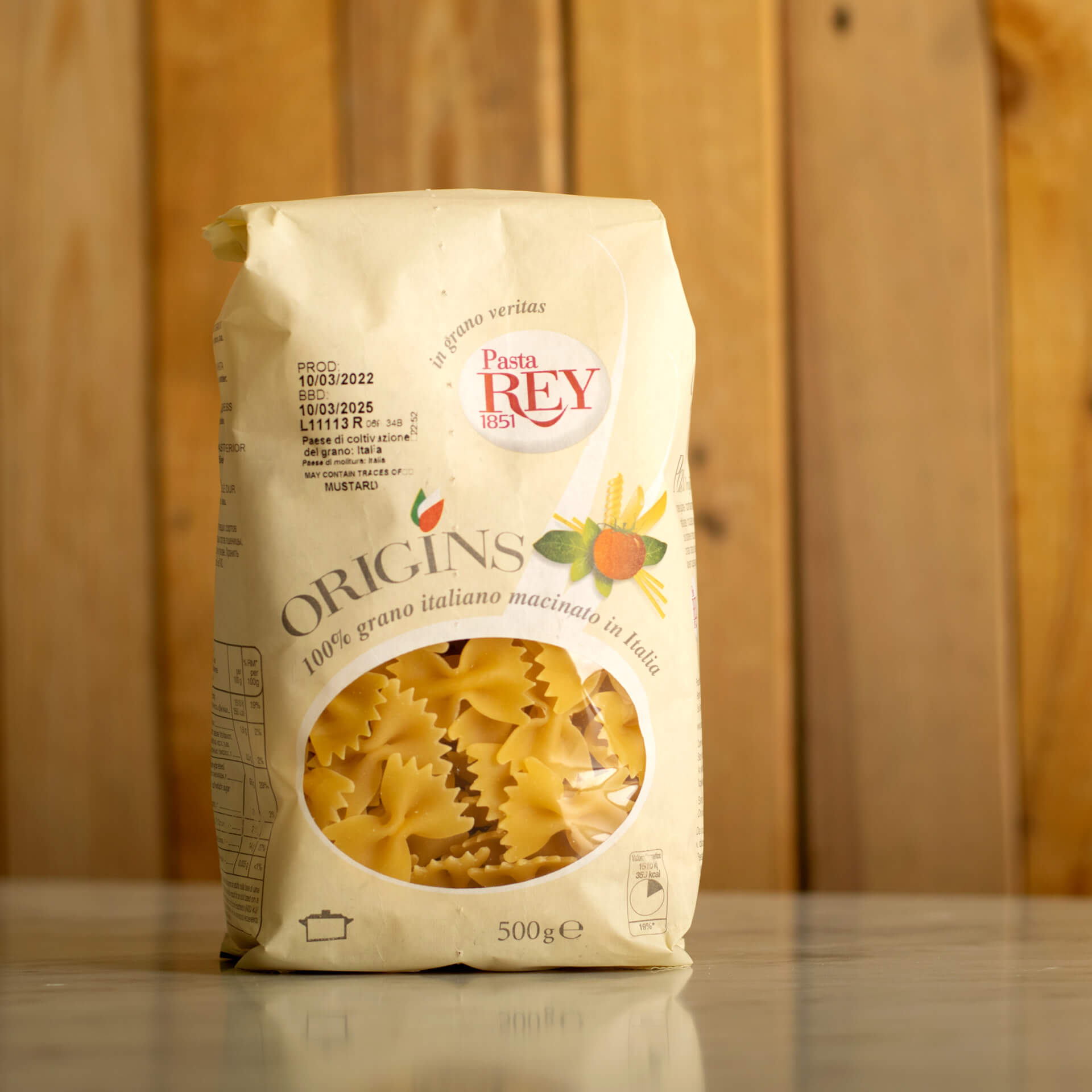 Farfalle-Pasta über Bronze gezogen Farfalle-Pasta über Bronze gezogen