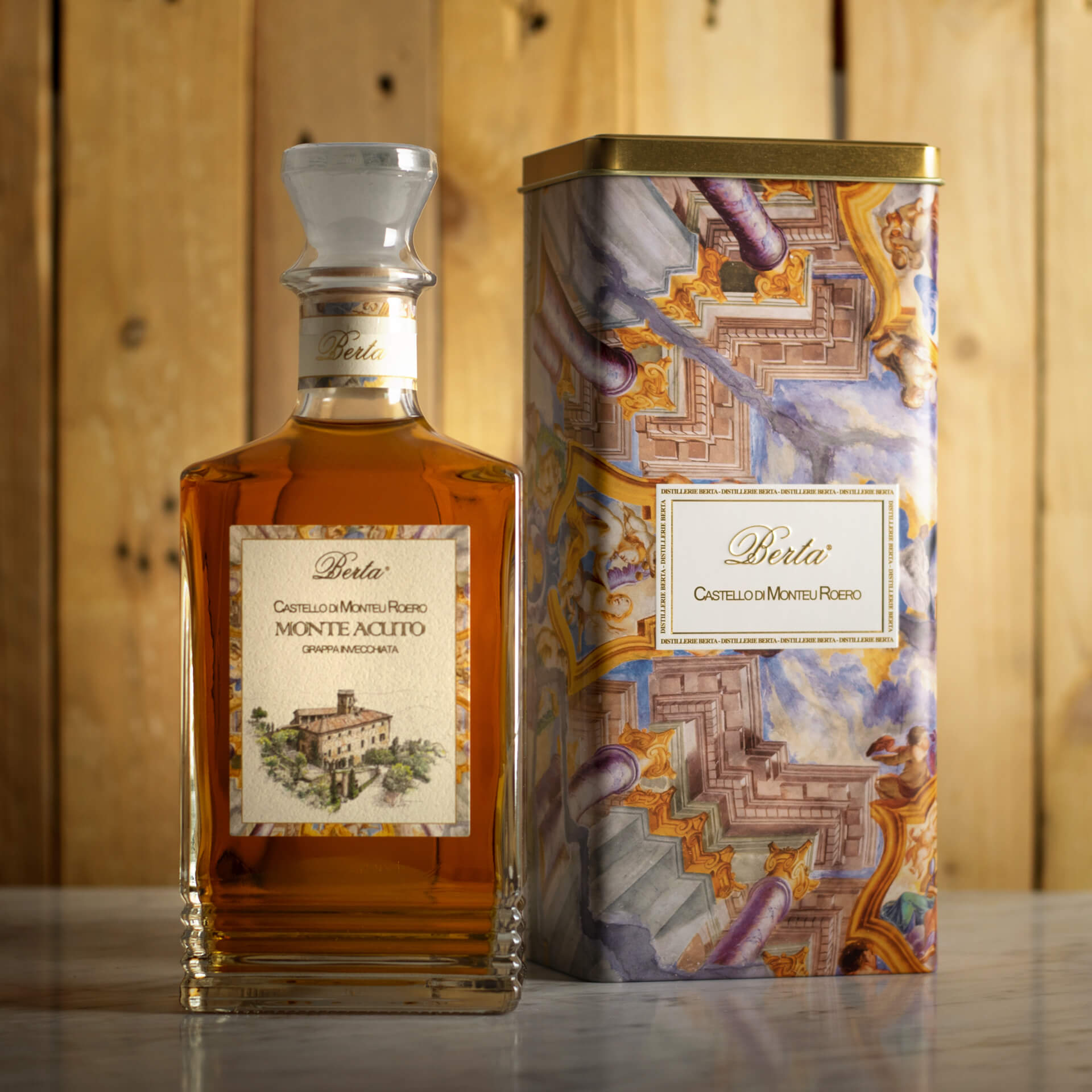 "Monte Acuto" Grappa Berta - wooden box "Monte Acuto" Grappa Berta - wooden box