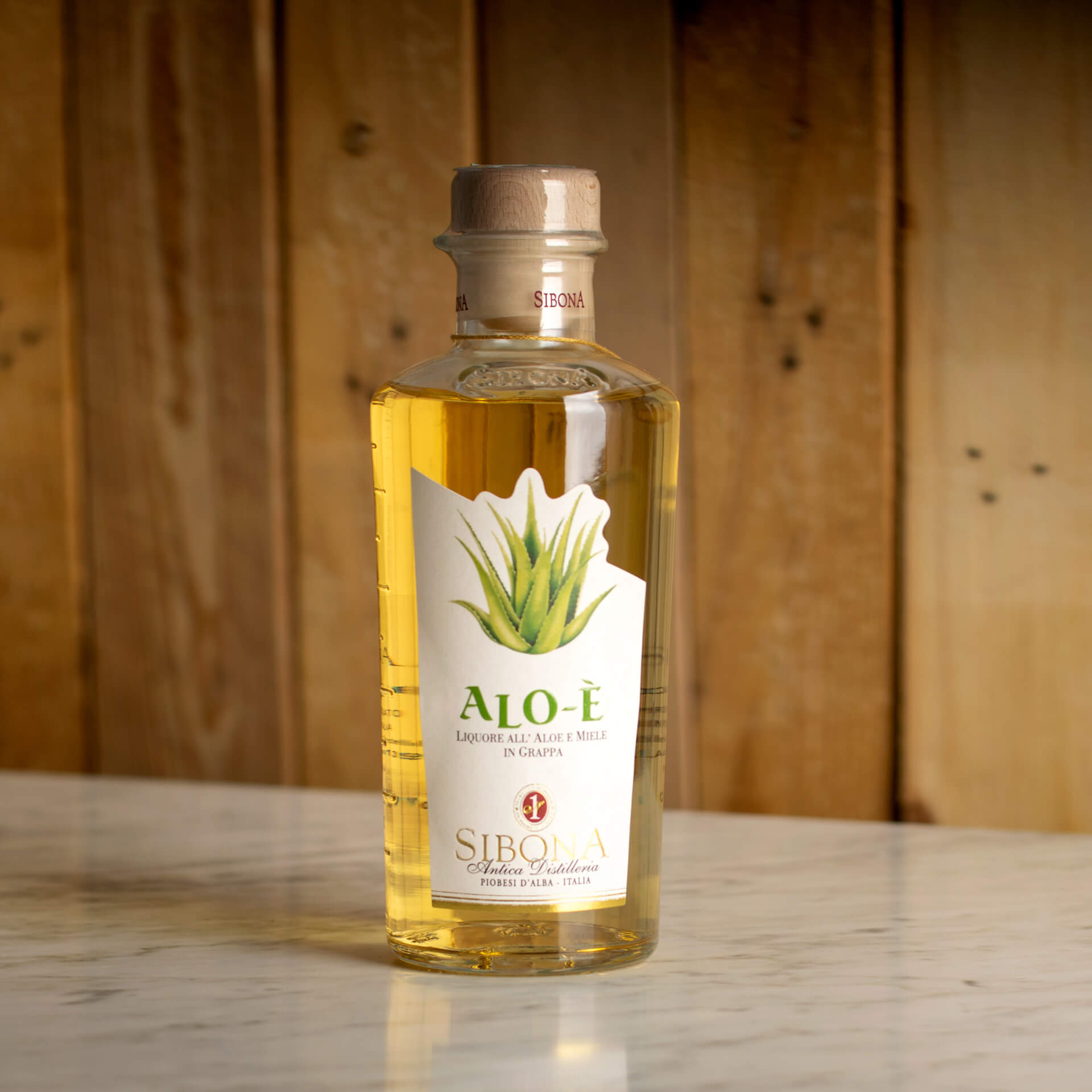 ALO'è (Aloe & Honey in Fine Flavoured Grappa)