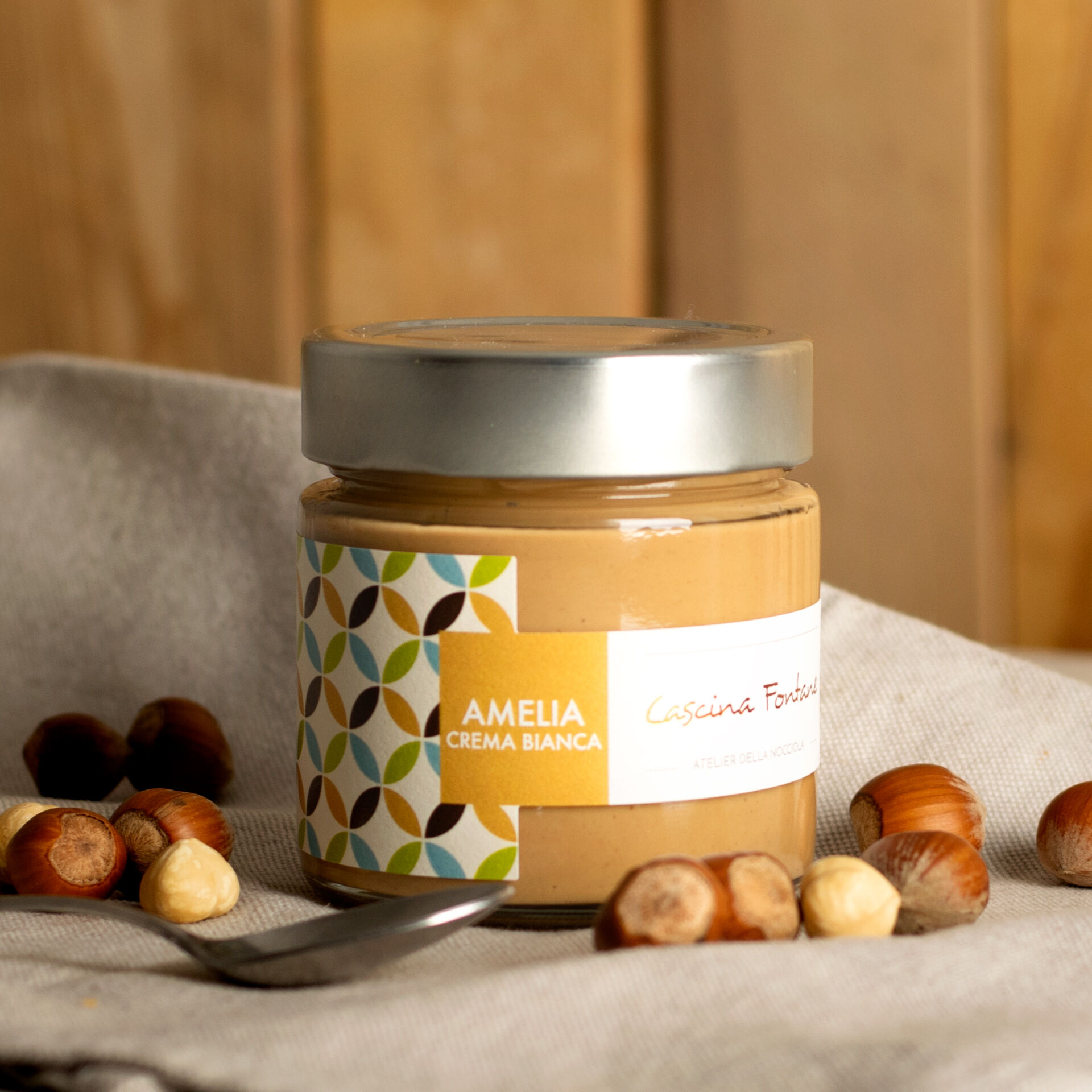 Amelia Crema di Nocciola Bianca