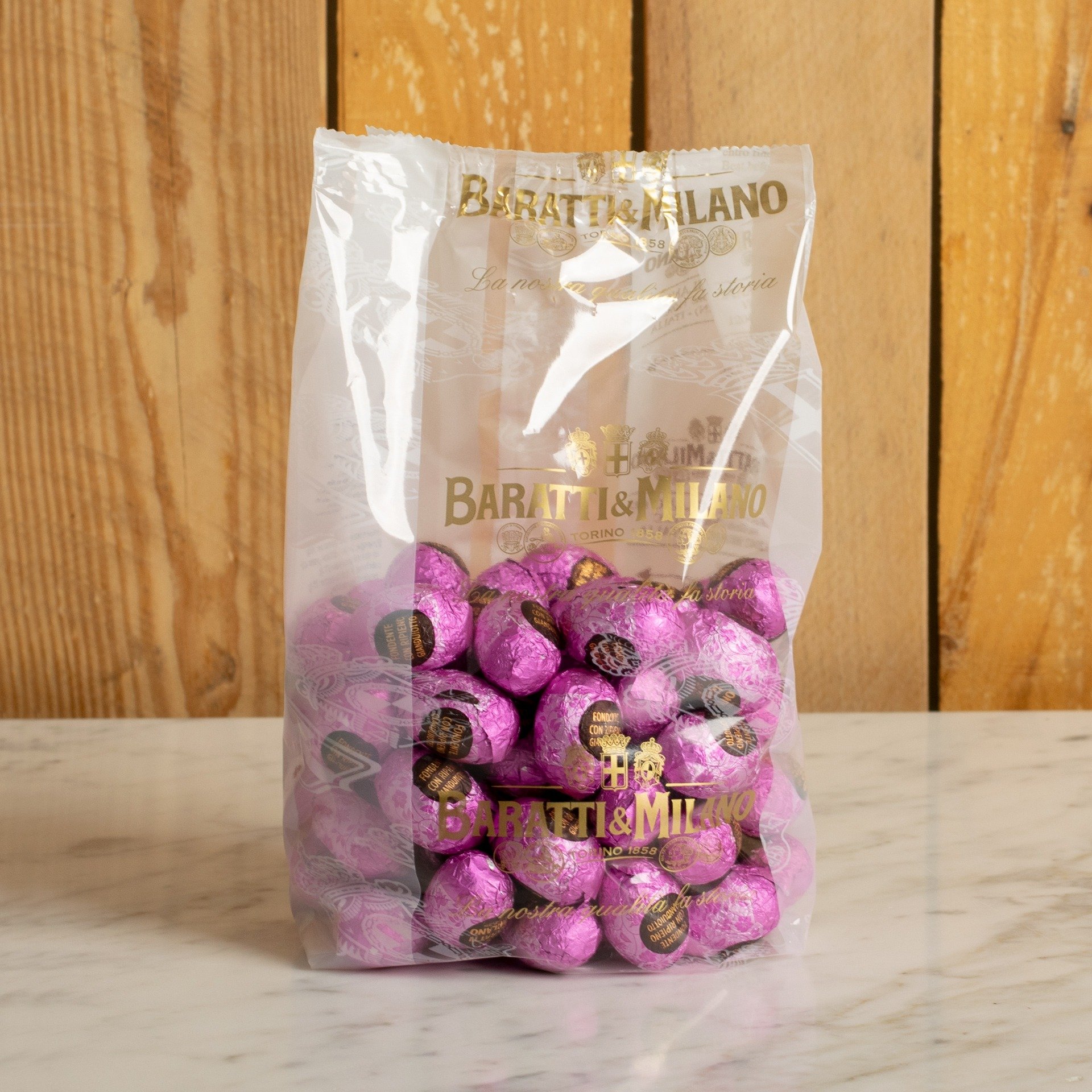 Extra dunkles Schokoladenei gefüllt mit Gianduiotto 500g