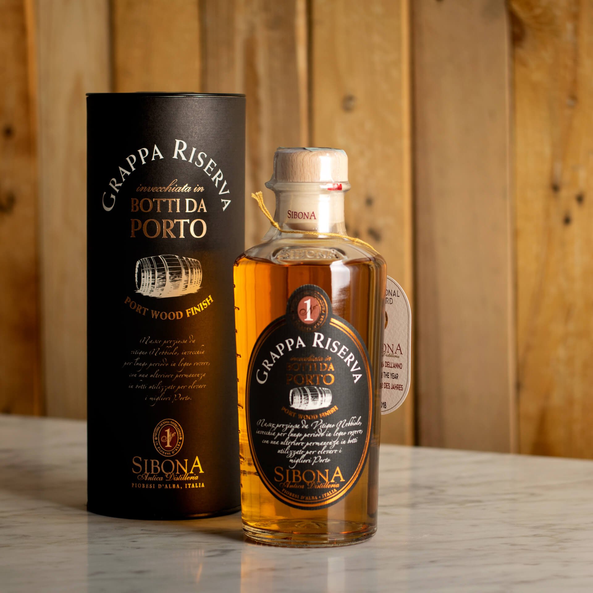 In Portwein-Fässern gereifter Grappa Riserva In Portwein-Fässern gereifter Grappa Riserva