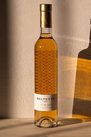 Il miglior passito di Deltetto brilla come l'oro